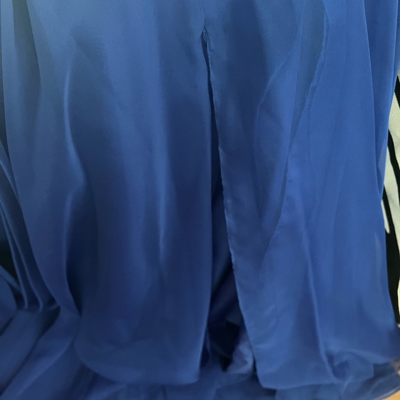 Stunning Mac Duggal gown! - Picture 6 of 6